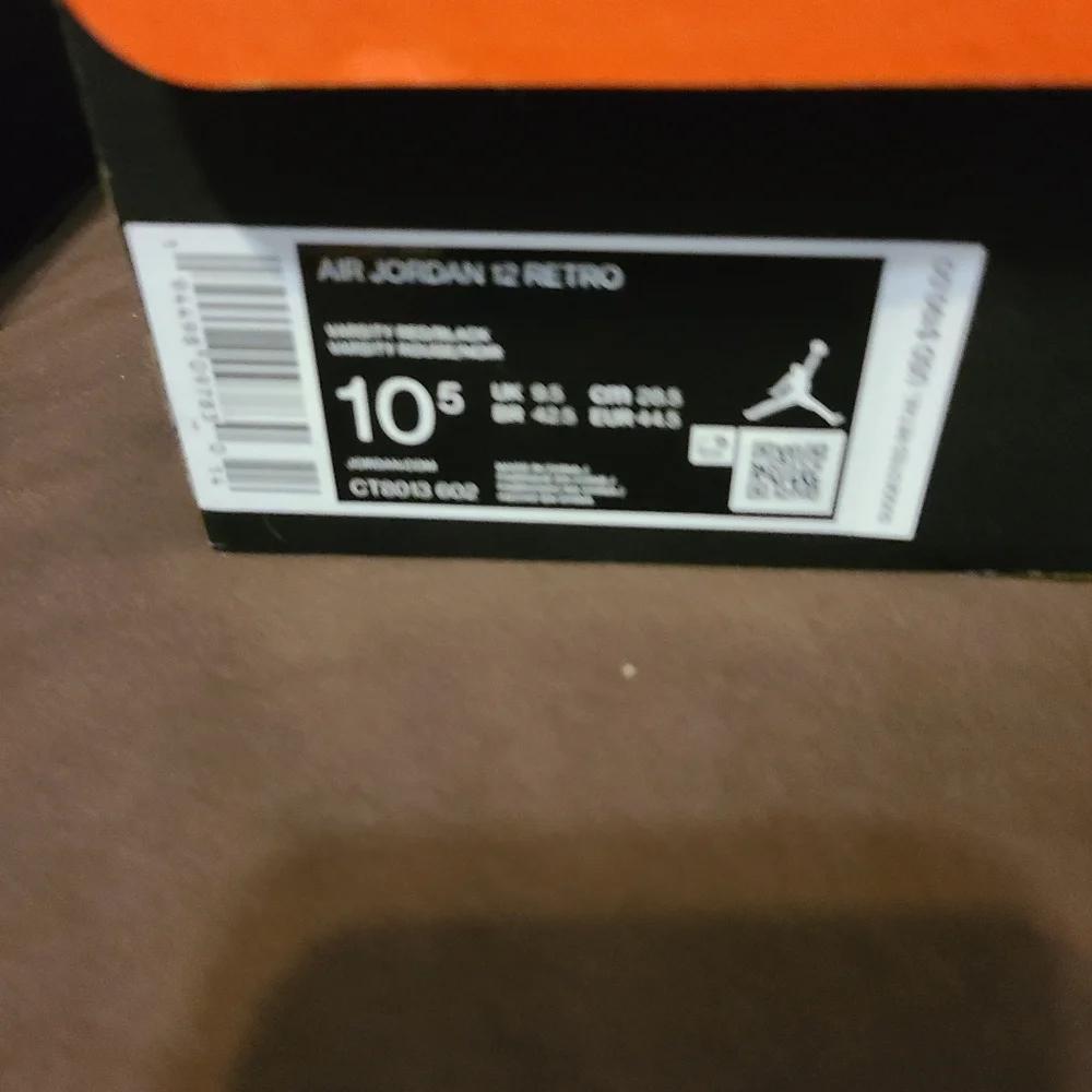 AIR JORDAN 12 RETRO  SNEAKERS